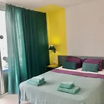 Ponderosa Ocean View Апартаменти *